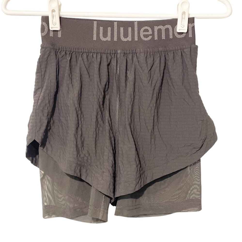 Lululemon Size 2 Grey Logo Waistband High-Rise Training Short Athletic